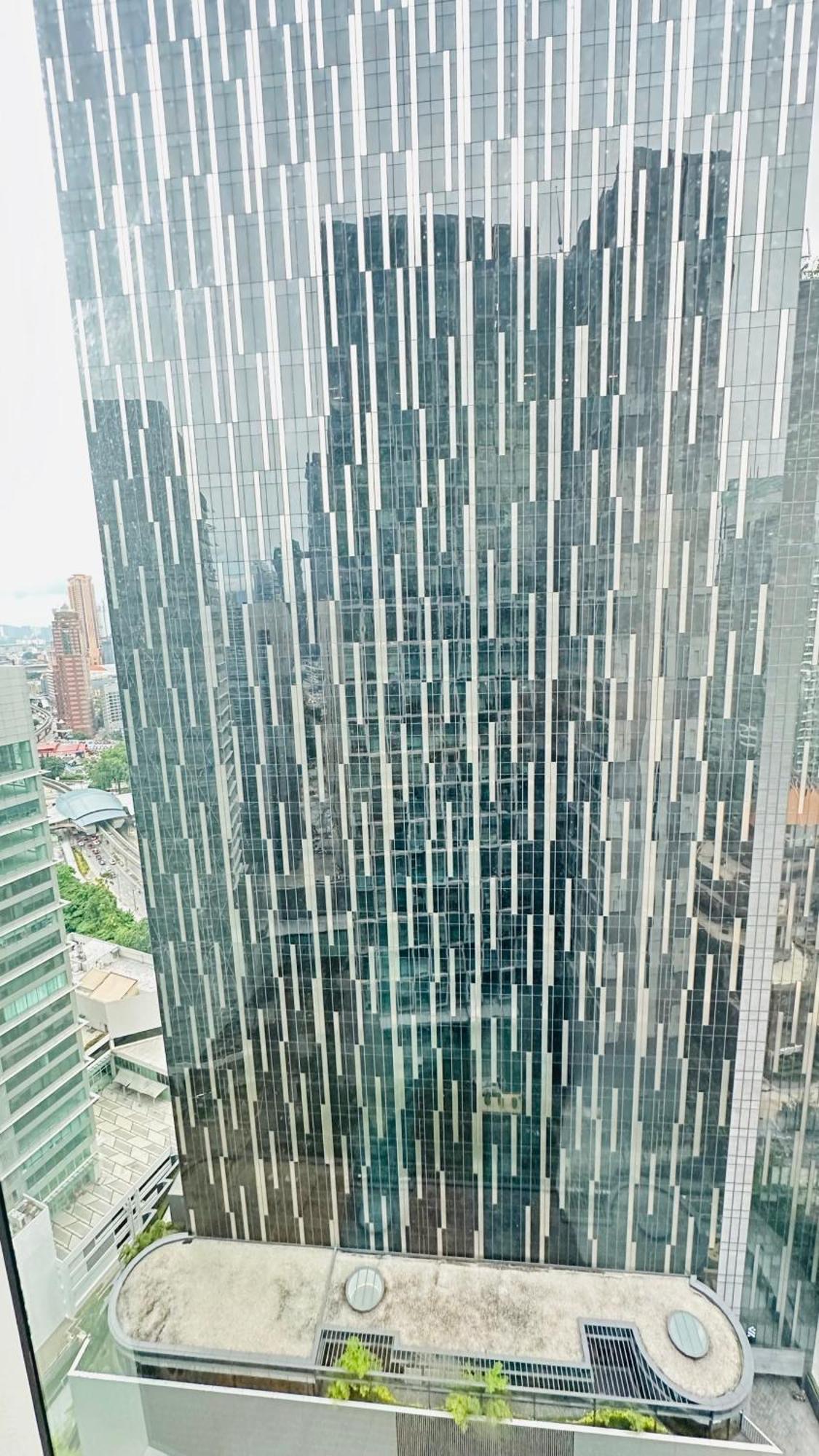 Soho Suites Klcc By Angel Κουάλα Λουμπούρ Εξωτερικό φωτογραφία